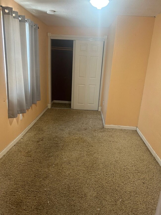 Building Photo - Spacious 3 bed/1 bath coming soon in McFar...