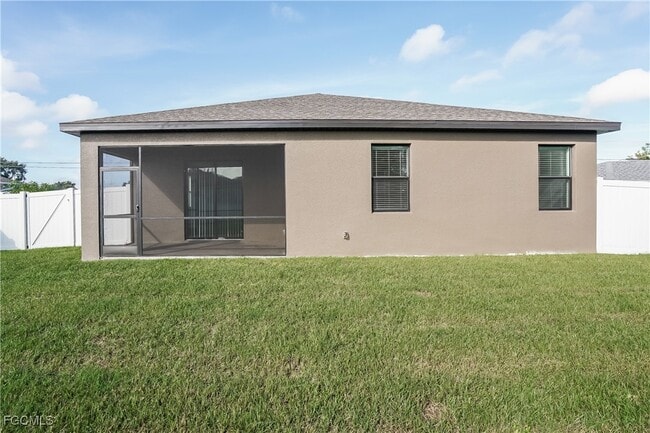 Building Photo - 1107 SW 6th Ct