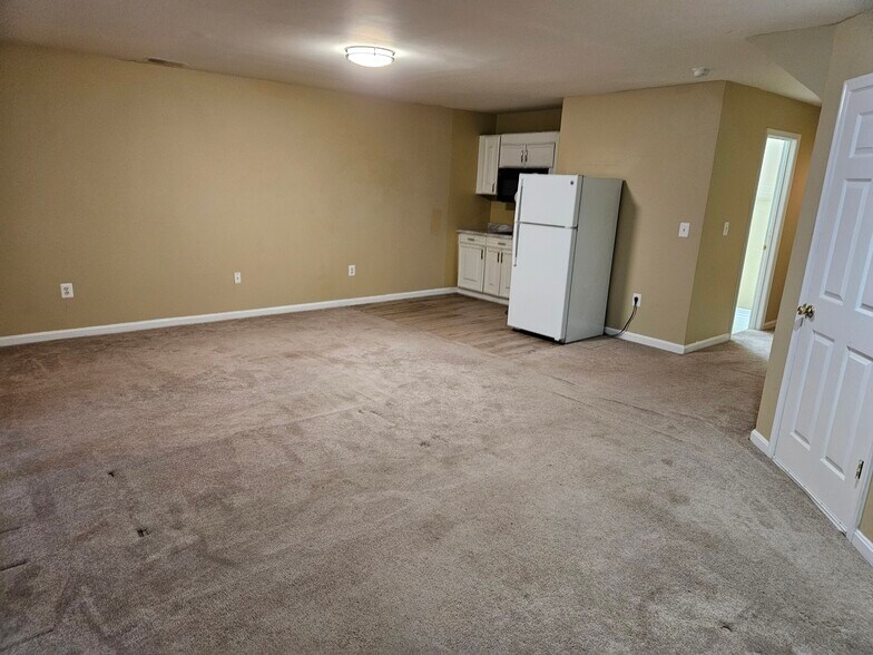Building Photo - 15766 Nimes Ct