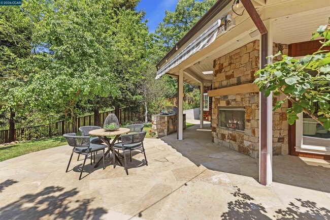 Building Photo - 1754 Reliez Valley Rd