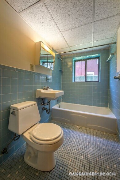 Building Photo - 9 Chester St