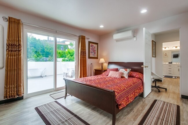 Building Photo - Gorgeous luxury flat with ocean view in La Jolla. Gustavo Lopez