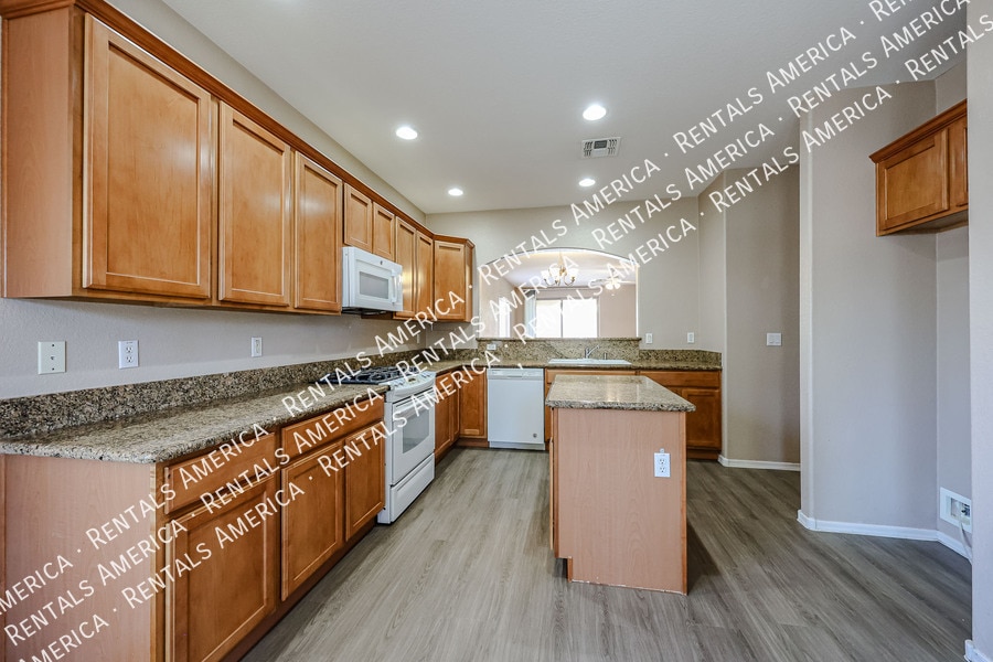 Building Photo - 876 E Riviera Pl