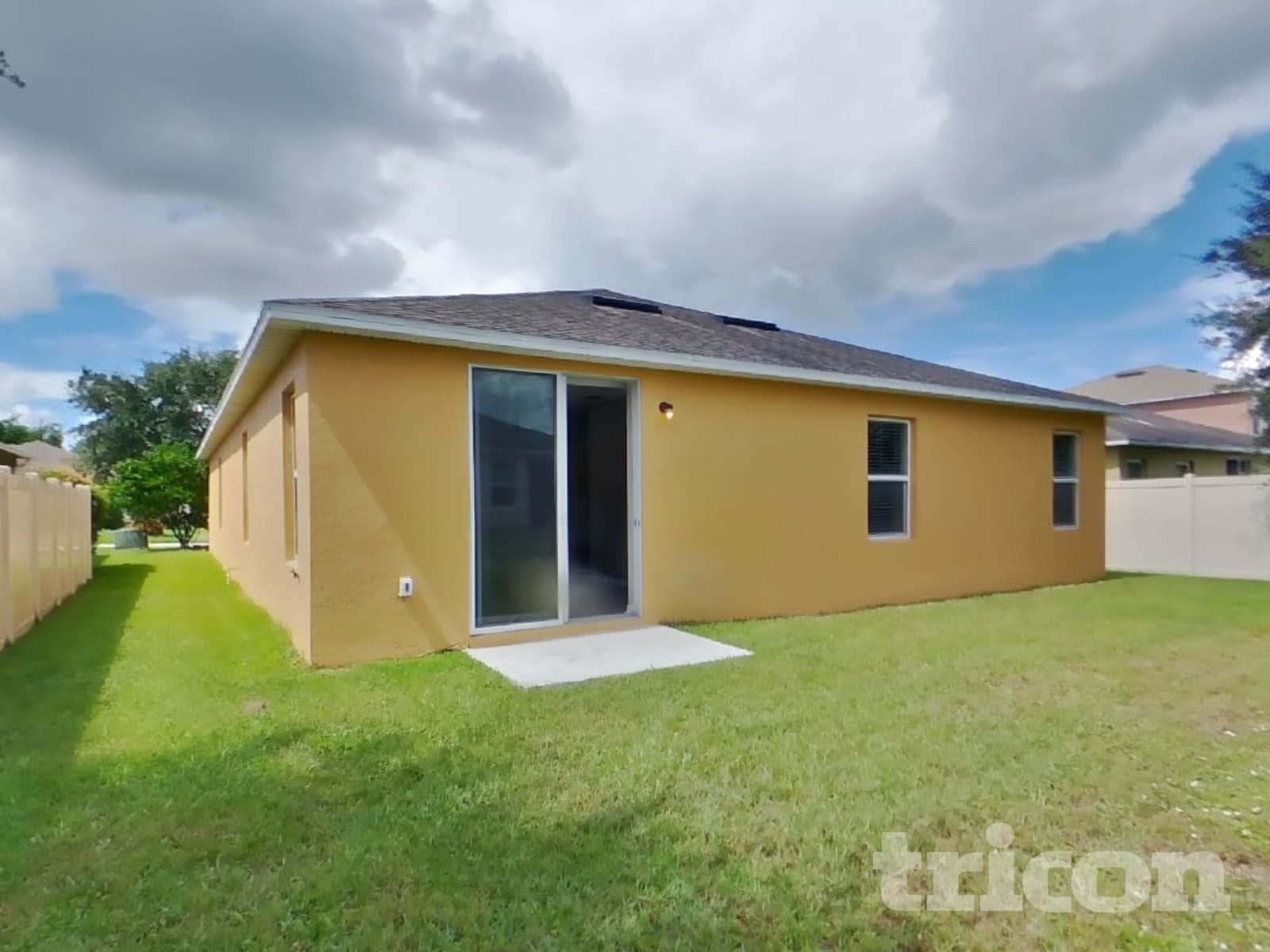 Building Photo - 1617 Tamarind Rd