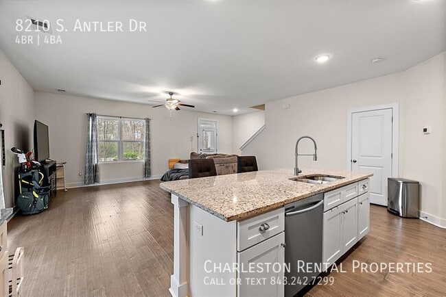 Building Photo - 8210 S Antler Dr