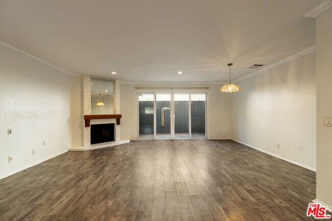 Building Photo - 1837 11th St