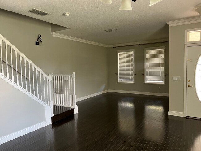 Building Photo - Stunning Windermere Home in Gated Communit...