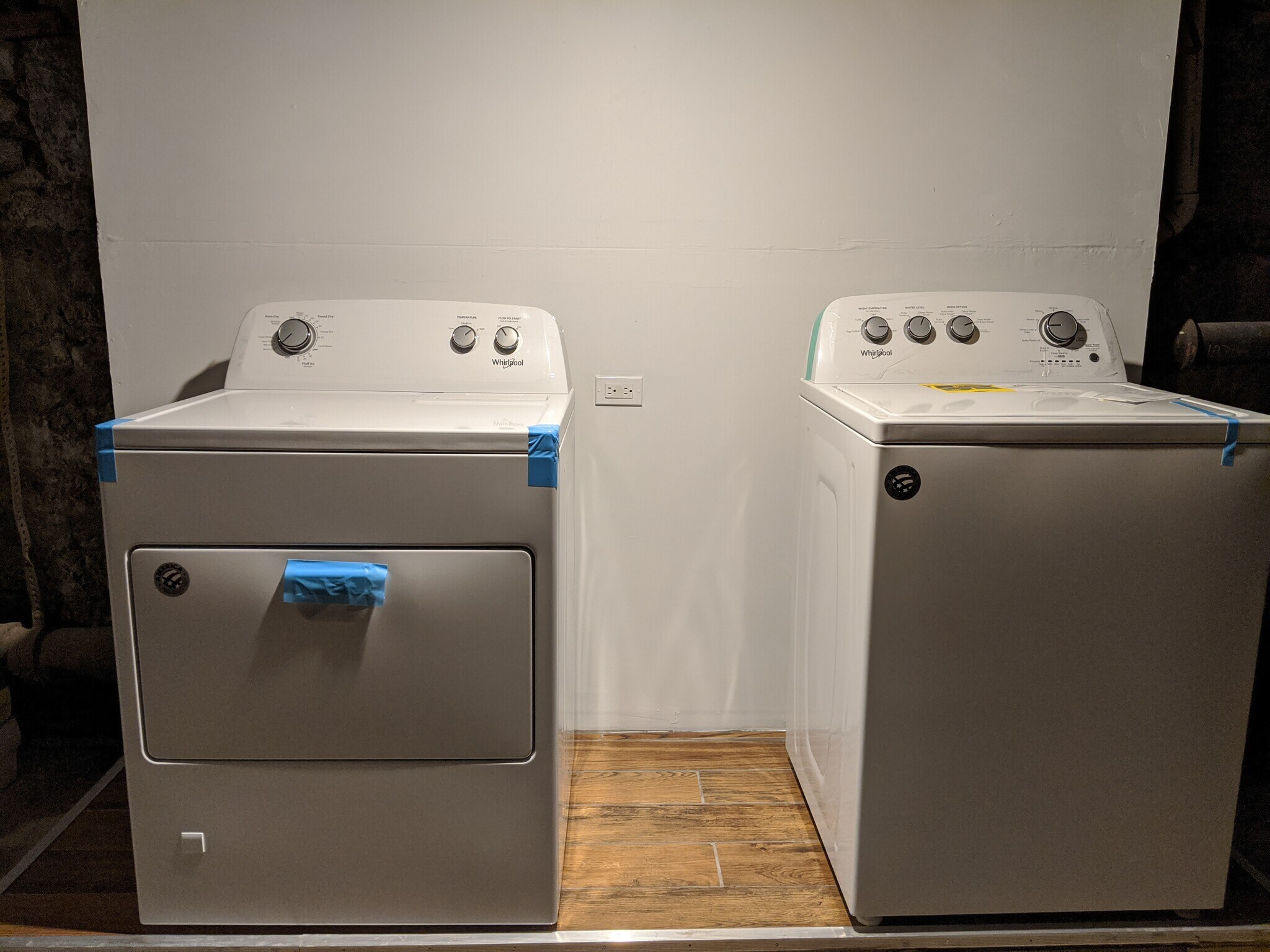 Building Photo - 1540 W 17th St