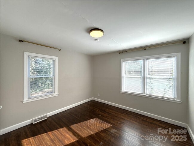 Building Photo - 1242 Dade St