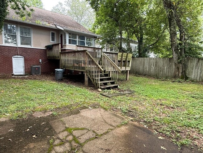 Building Photo - 221 Morningside Dr