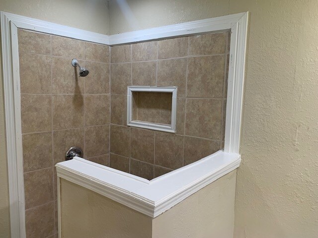 Building Photo - 544 Princess Dr
