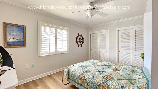 Building Photo - LOVELY SIESTA KEY CONDO FOR LONG TERM LEAS...