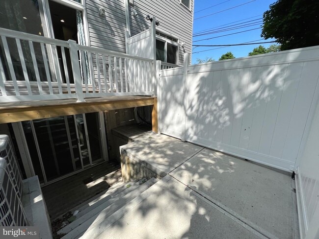 Building Photo - 1505 S 49th St