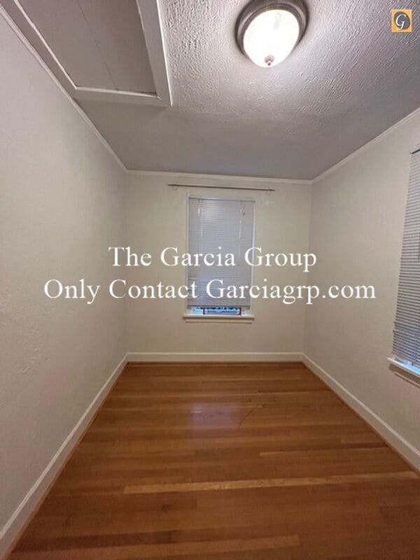 Building Photo - 620 SW Grant St.