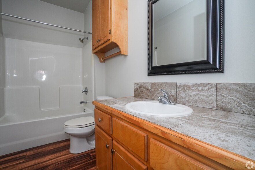 Building Photo - 720 Fieldstone Ln