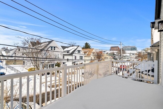 Building Photo - 53 Dustin St