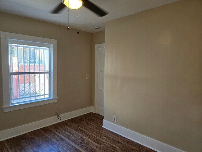 Building Photo - 336 W 41st St