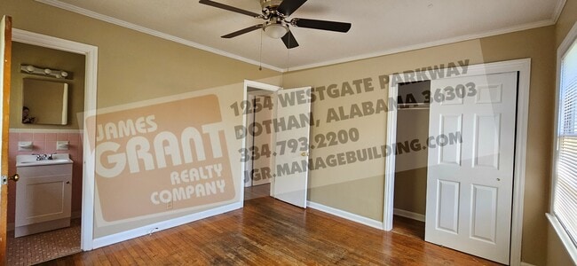 Building Photo - 2004 Roebuck St