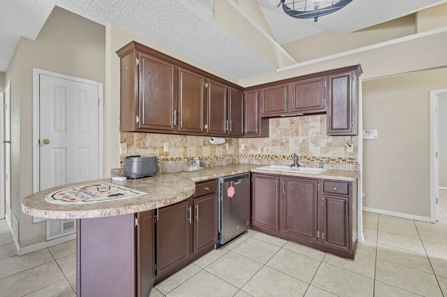Building Photo - 1216 Velma Miles Pl
