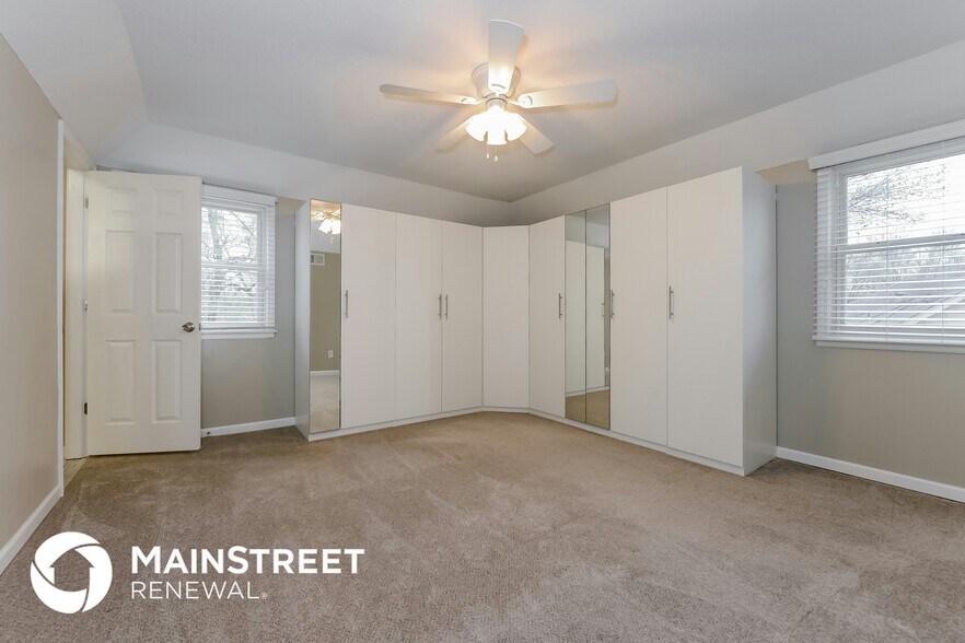 Building Photo - 7910 N Oregon Ave