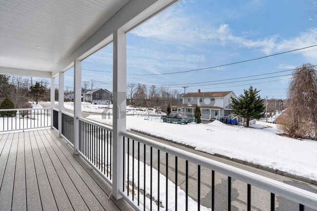 Building Photo - 24 Vernon Ave