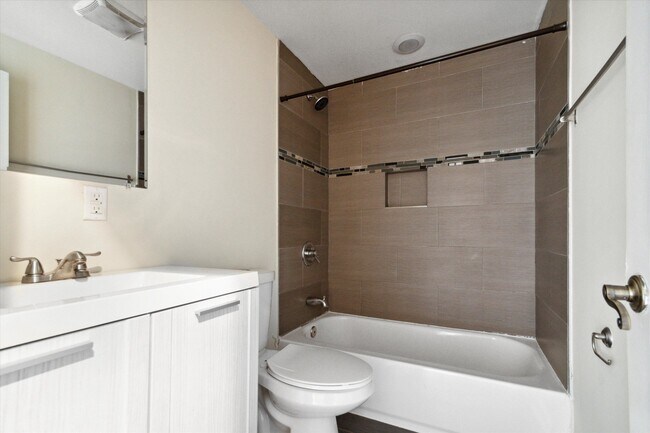 Building Photo - 1408 Willington St