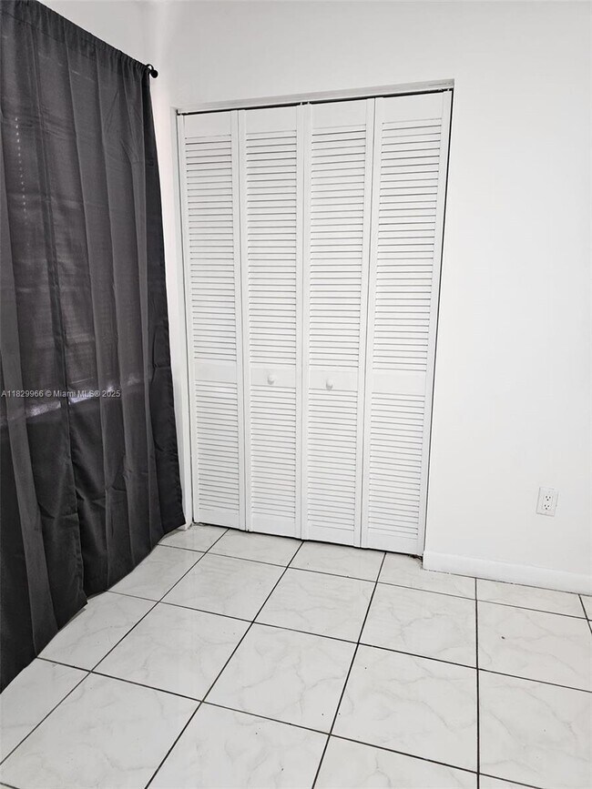 Building Photo - 6685 W 26th Ct