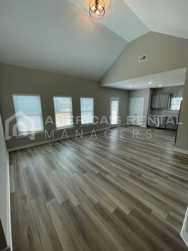Building Photo - DEPOSIT PENDING!!! Home for Rent in Eastab...