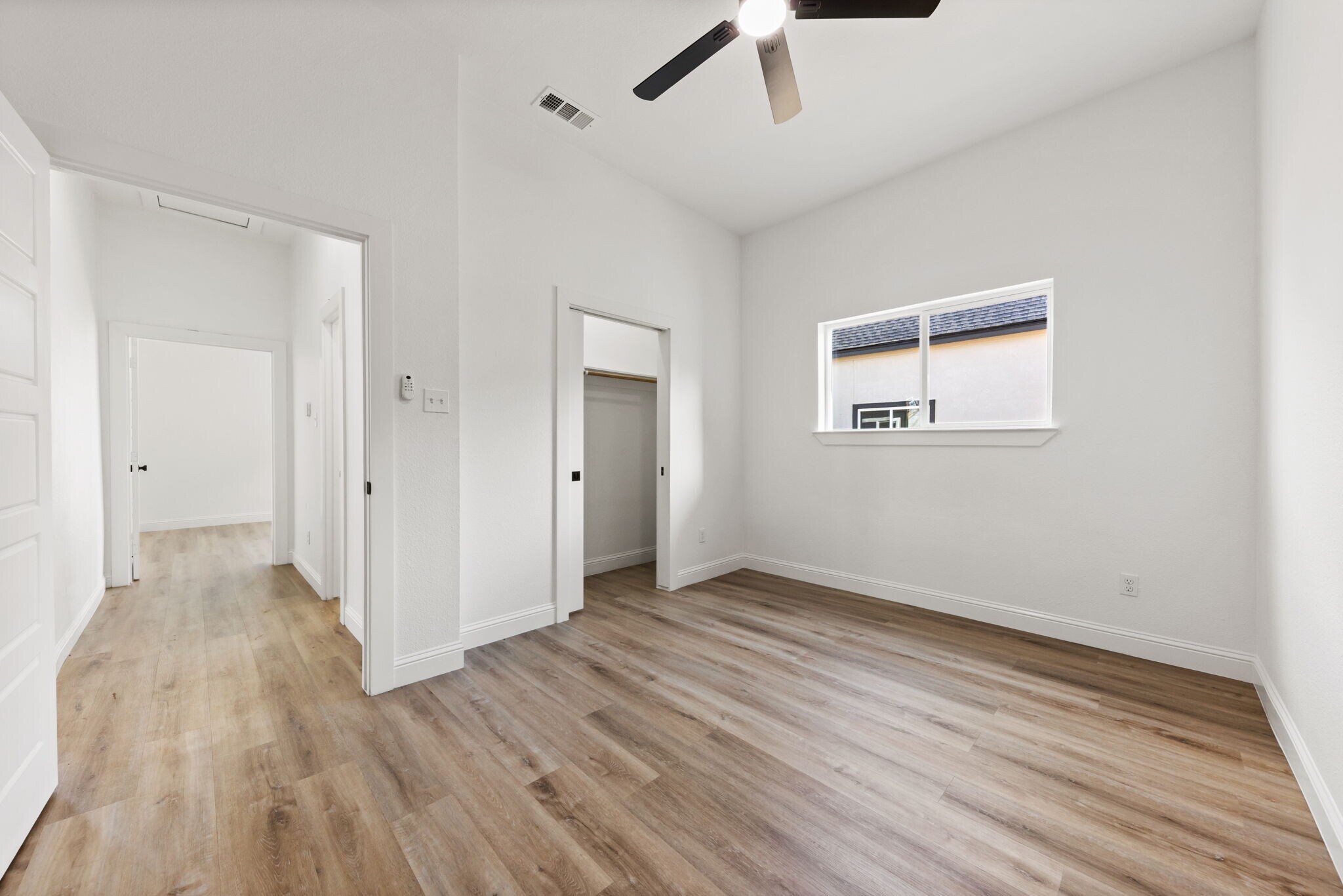 Building Photo - 1279 Bonham St