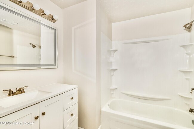 Building Photo - 6407 Ocho Rios Ct
