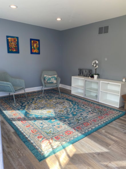 Building Photo - 1612 Hilltop Rd