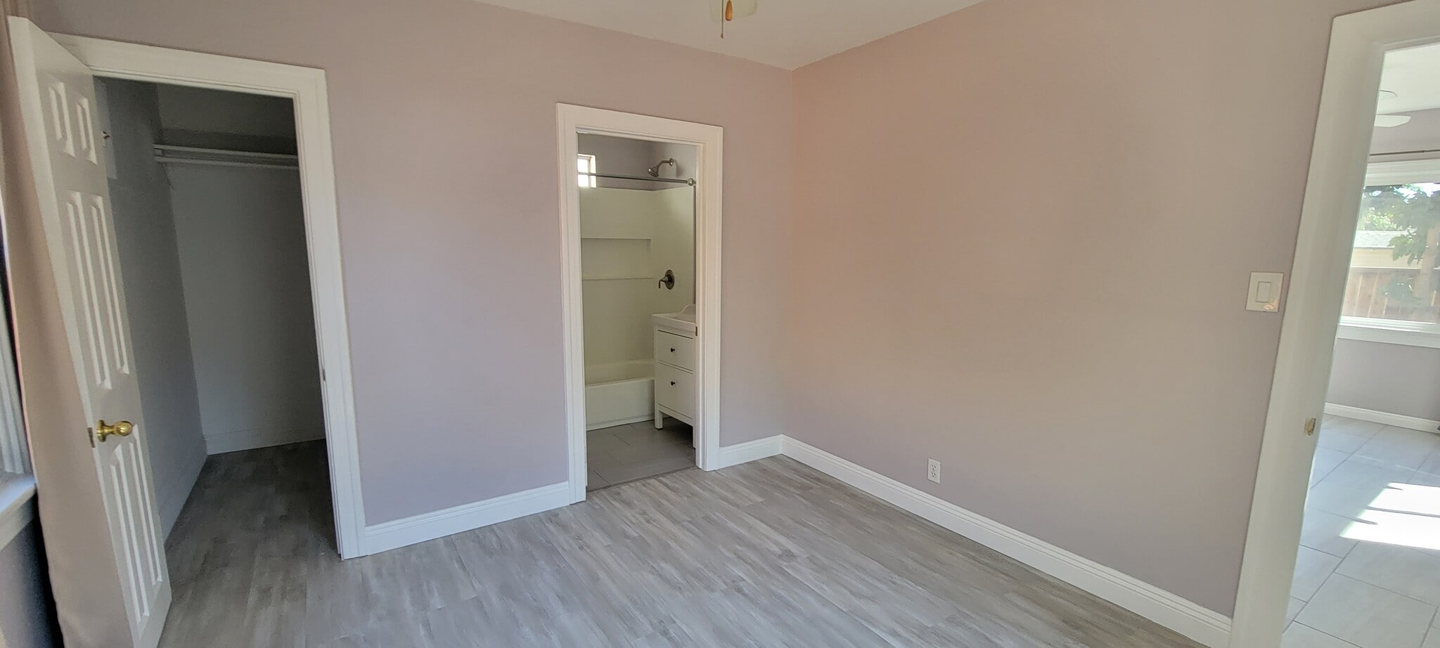bathroom and walk in closet in bedroom - 110 N San Marino Ave