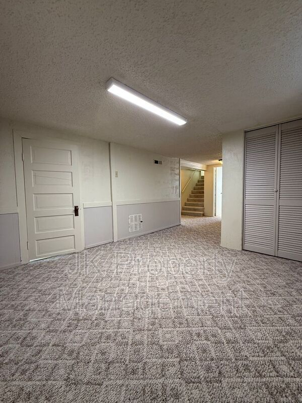 Building Photo - 2716 Central Ave