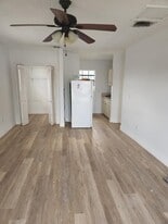 Building Photo - 326 SW 62nd Ave