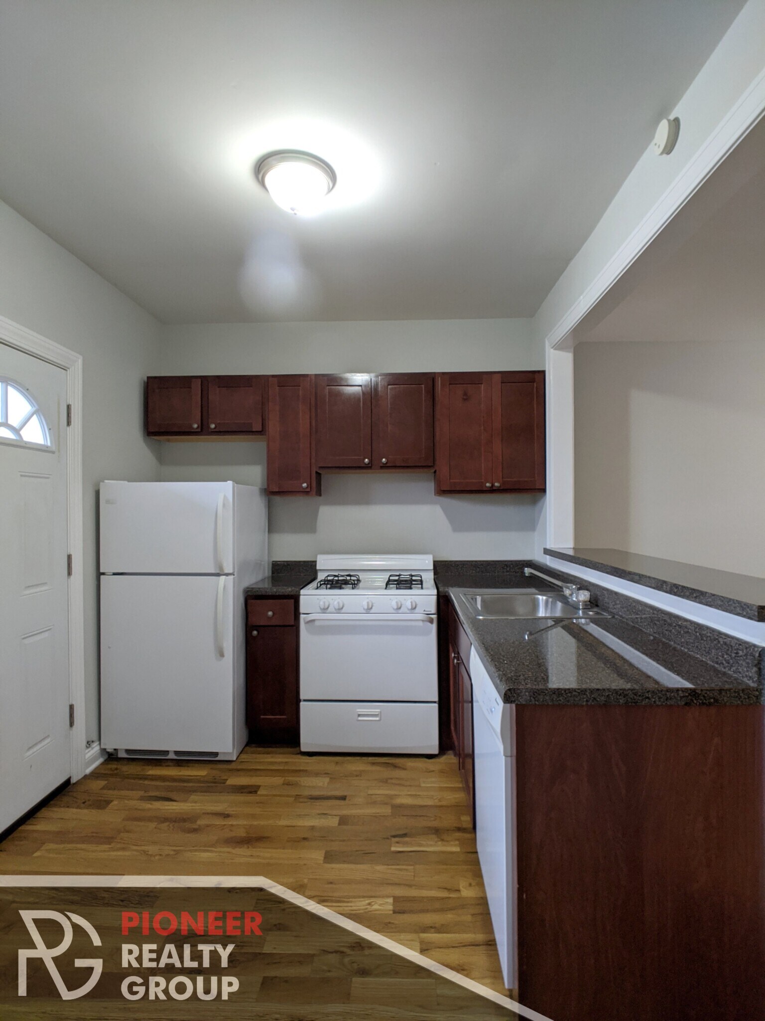 Building Photo - 4409 N Wolcott Ave