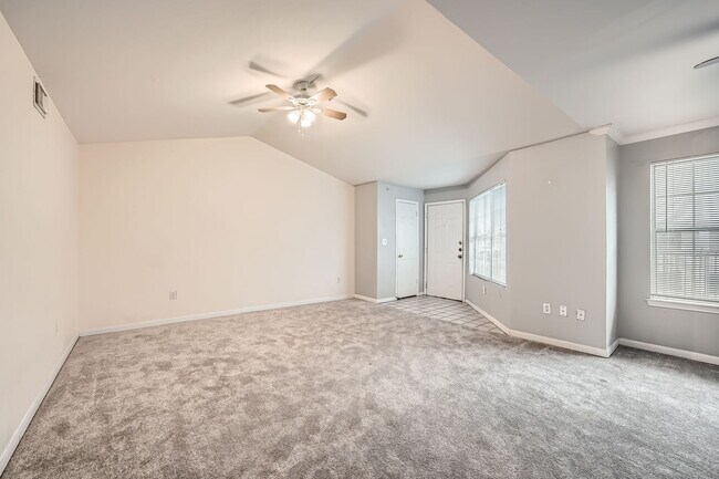 Building Photo - 501 W 26th St