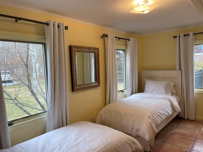 Building Photo - 11120 Main Rd