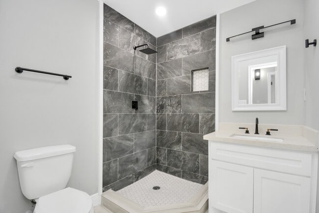 Building Photo - 2707 Mc Nay Dr