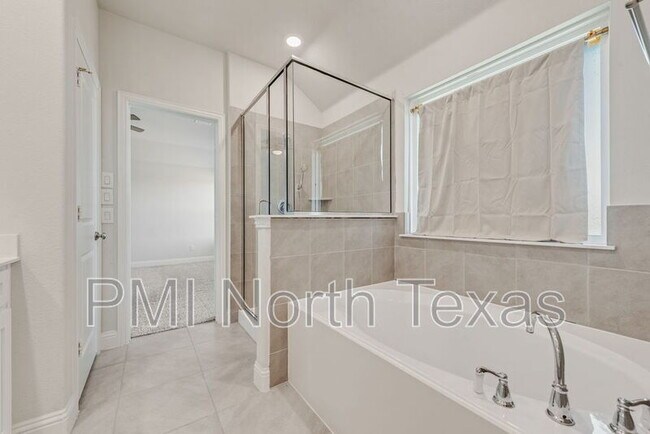 Building Photo - 512 Tartane Dr