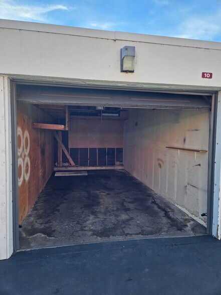 Building Photo - 2519 Chandler Ave