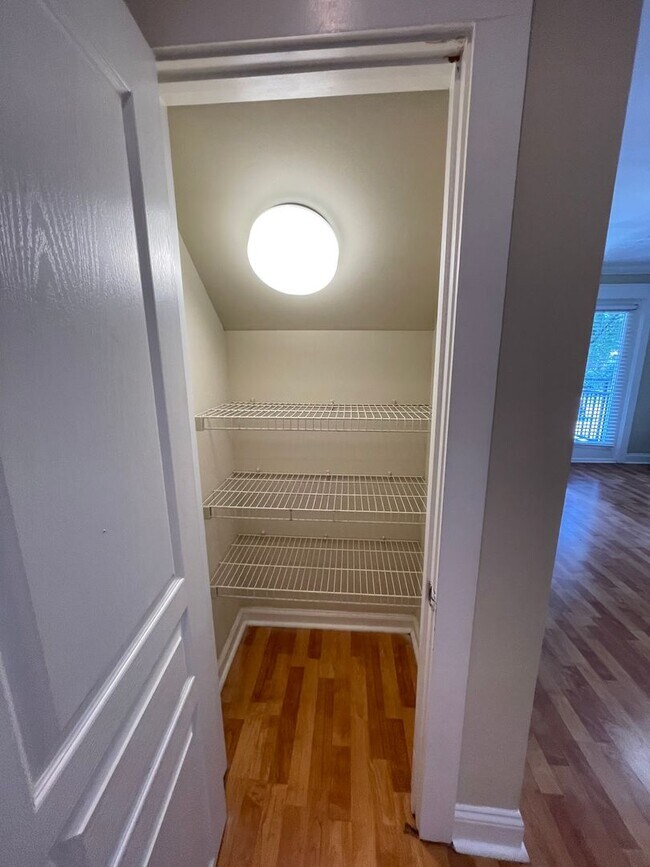 Building Photo - 07-204 Fattouh