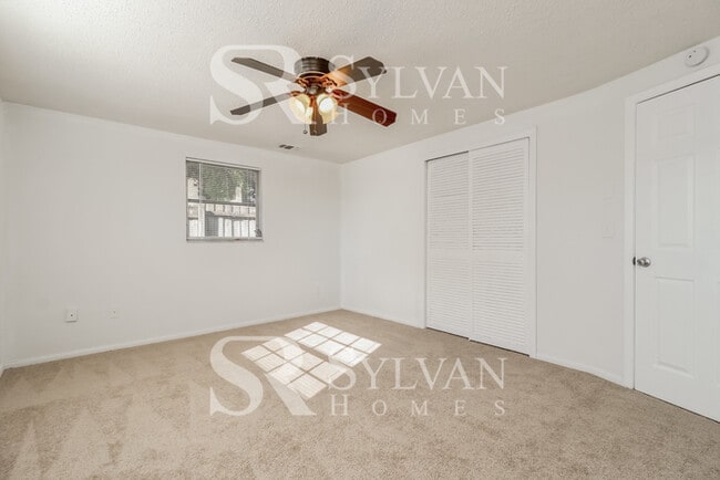 Building Photo - Lovely 2BR 1BA updated home
