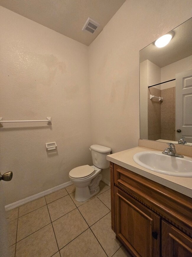 Building Photo - 2/2 ( Eagle Trace) Charming, updated townh...