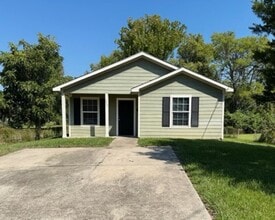 Building Photo - 415 Lethia St