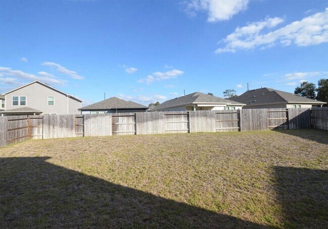 Building Photo - 16439 Big Hickory Dr