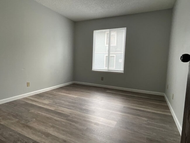 Building Photo - Carson Park Condominium (Downstairs)