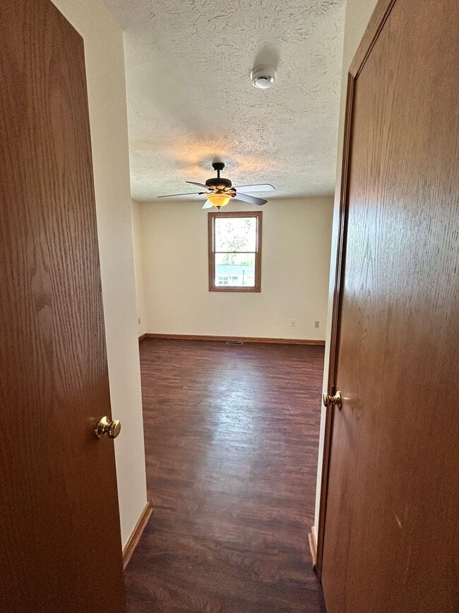 Building Photo - Three bedroom duplex