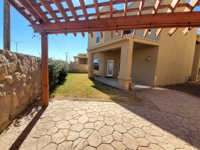 Building Photo - 3710 Grand Bahamas Dr