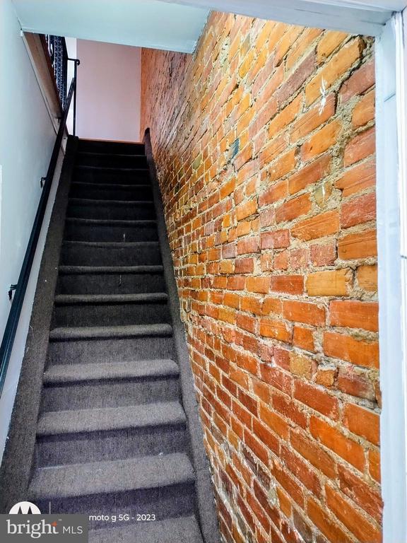 Building Photo - 919 S 25th St