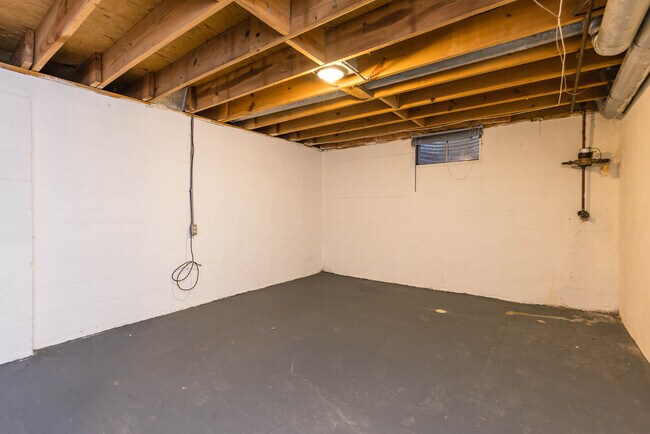 Building Photo - 5497 Archway Dr